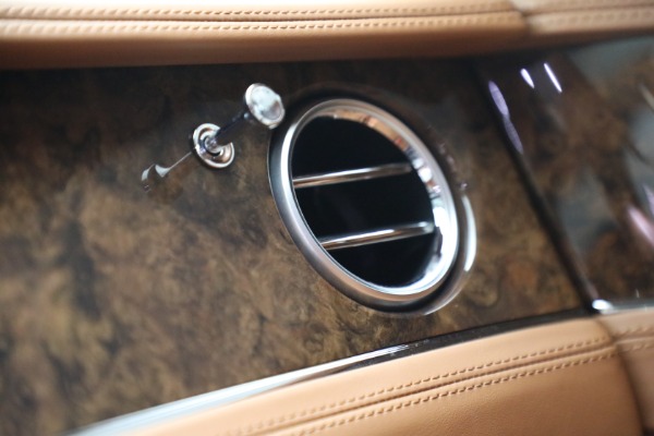 Used 2021 Bentley Flying Spur V8 for sale $237,900 at Maserati of Greenwich in Greenwich CT 06830 24