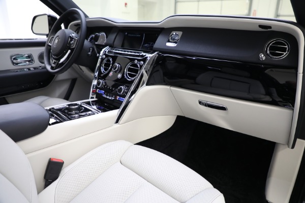 Used 2020 Rolls-Royce Cullinan for sale $449,900 at Maserati of Greenwich in Greenwich CT 06830 24