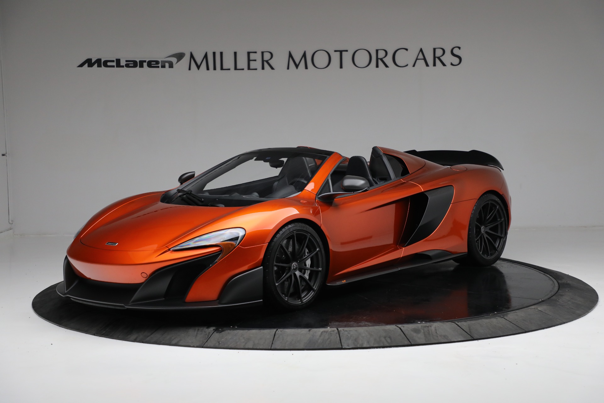 Used 2016 McLaren 675LT Spider for sale $275,900 at Maserati of Greenwich in Greenwich CT 06830 1
