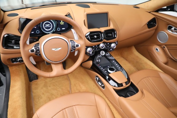 New 2022 Aston Martin Vantage Roadster for sale $192,716 at Maserati of Greenwich in Greenwich CT 06830 13
