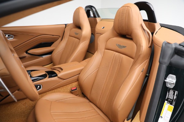 New 2022 Aston Martin Vantage Roadster for sale $192,716 at Maserati of Greenwich in Greenwich CT 06830 15