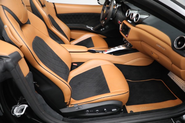 Used 2017 Ferrari California T for sale $178,900 at Maserati of Greenwich in Greenwich CT 06830 25