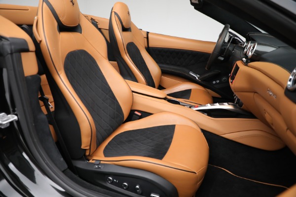 Used 2017 Ferrari California T for sale $178,900 at Maserati of Greenwich in Greenwich CT 06830 26