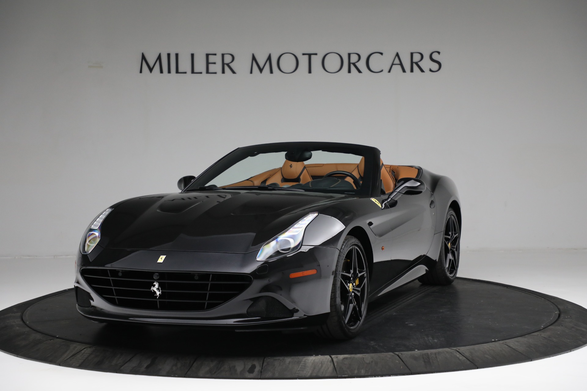 Used 2017 Ferrari California T for sale Sold at Maserati of Greenwich in Greenwich CT 06830 1