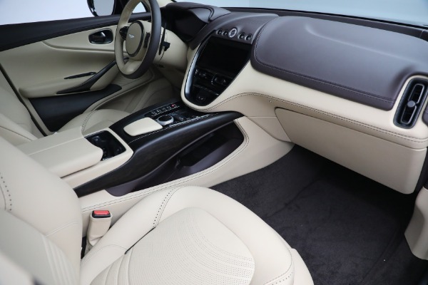 Used 2022 Aston Martin DBX for sale $105,900 at Maserati of Greenwich in Greenwich CT 06830 20