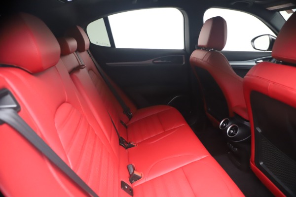 New 2022 Alfa Romeo Stelvio Veloce for sale Sold at Maserati of Greenwich in Greenwich CT 06830 25