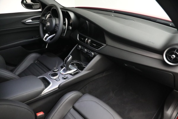 Used 2022 Alfa Romeo Giulia Veloce for sale $29,900 at Maserati of Greenwich in Greenwich CT 06830 16