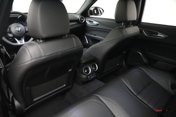 Used 2022 Alfa Romeo Giulia Veloce for sale $29,900 at Maserati of Greenwich in Greenwich CT 06830 19