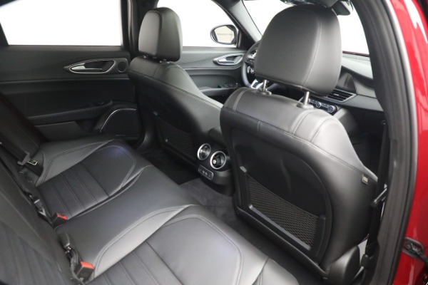 Used 2022 Alfa Romeo Giulia Veloce for sale $29,900 at Maserati of Greenwich in Greenwich CT 06830 21