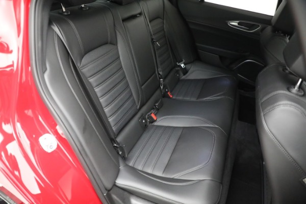 Used 2022 Alfa Romeo Giulia Veloce for sale $29,900 at Maserati of Greenwich in Greenwich CT 06830 22