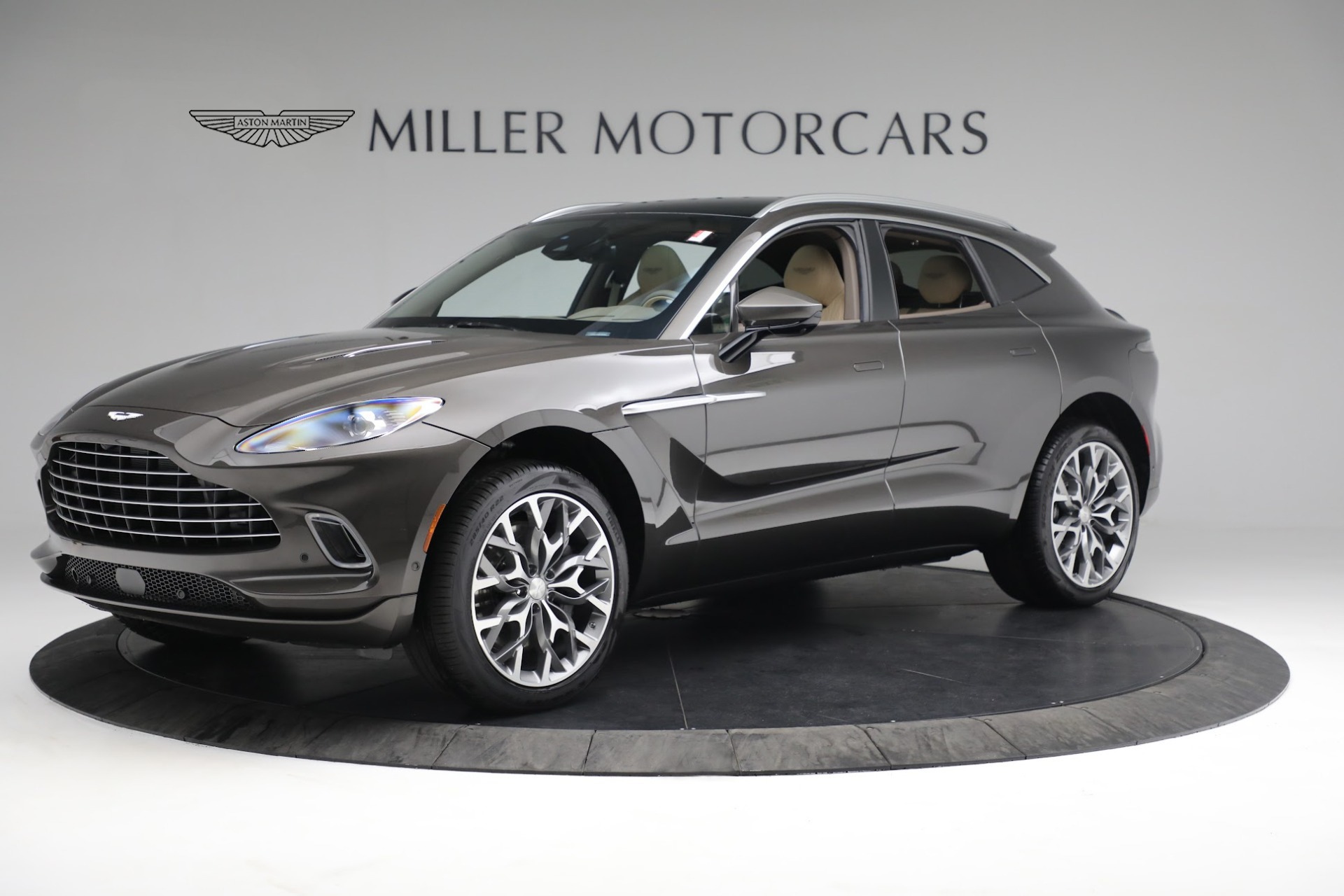 Used 2022 Aston Martin DBX for sale $227,646 at Maserati of Greenwich in Greenwich CT 06830 1