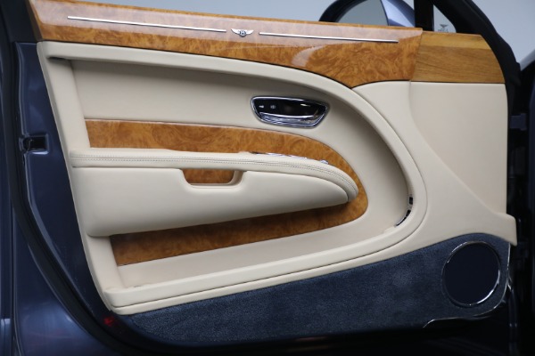 Used 2012 Bentley Mulsanne V8 for sale Sold at Maserati of Greenwich in Greenwich CT 06830 14