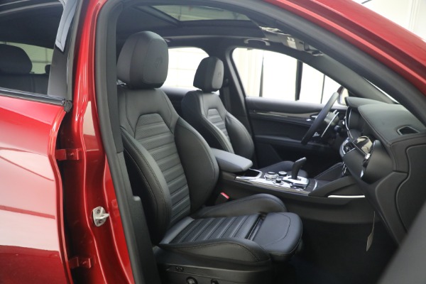 New 2023 Alfa Romeo Stelvio Quadrifoglio for sale $86,385 at Maserati of Greenwich in Greenwich CT 06830 17