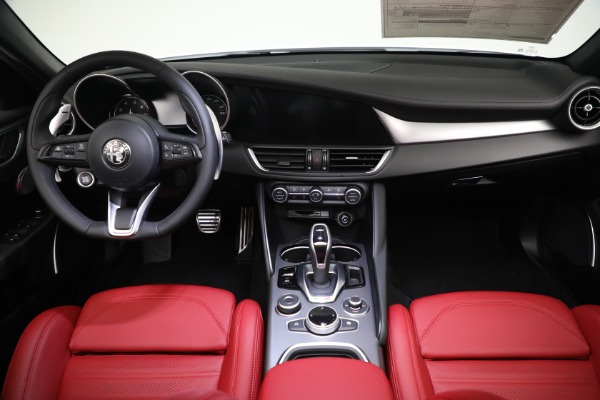 New 2023 Alfa Romeo Giulia Veloce for sale $55,860 at Maserati of Greenwich in Greenwich CT 06830 16