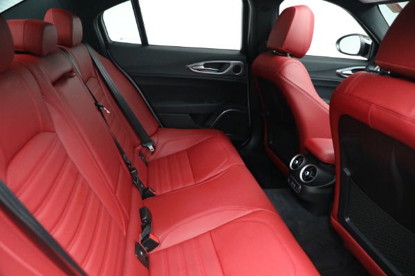 New 2023 Alfa Romeo Giulia Veloce for sale $55,860 at Maserati of Greenwich in Greenwich CT 06830 25