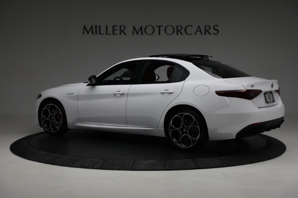 New 2023 Alfa Romeo Giulia Veloce for sale $55,860 at Maserati of Greenwich in Greenwich CT 06830 4