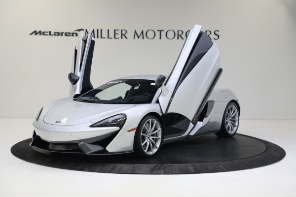Used 2019 McLaren 570S for sale $187,900 at Maserati of Greenwich in Greenwich CT 06830 11