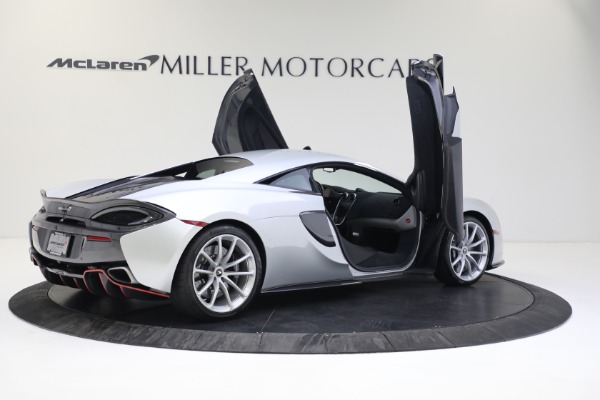 Used 2019 McLaren 570S for sale $187,900 at Maserati of Greenwich in Greenwich CT 06830 18