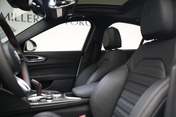 New 2023 Alfa Romeo Giulia Estrema for sale $55,610 at Maserati of Greenwich in Greenwich CT 06830 10