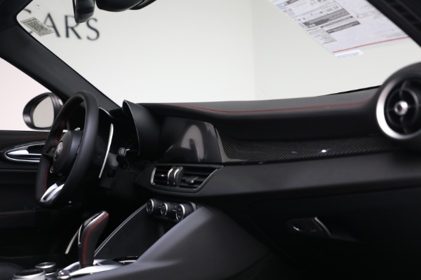New 2023 Alfa Romeo Giulia Estrema for sale $55,610 at Maserati of Greenwich in Greenwich CT 06830 13