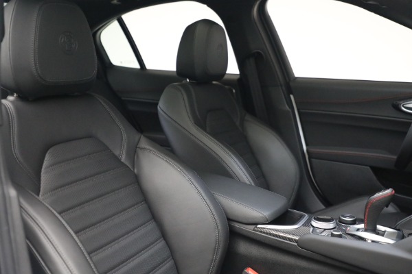 New 2023 Alfa Romeo Giulia Estrema for sale $55,610 at Maserati of Greenwich in Greenwich CT 06830 14