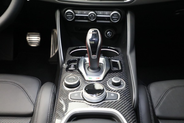 New 2023 Alfa Romeo Giulia Estrema for sale $55,610 at Maserati of Greenwich in Greenwich CT 06830 22