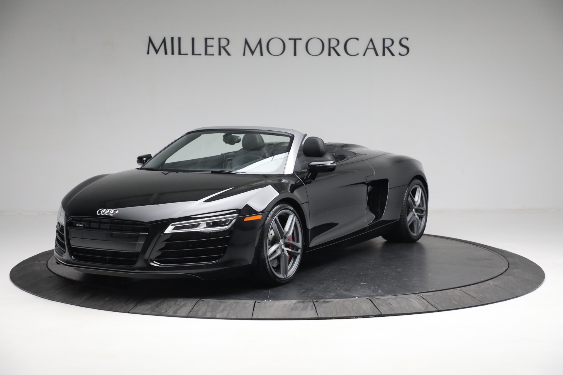 Used 2015 Audi R8 4.2 quattro Spyder for sale Sold at Maserati of Greenwich in Greenwich CT 06830 1