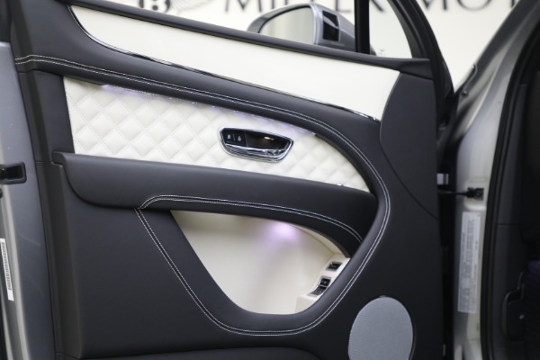 New 2023 Bentley Bentayga V8 Azure for sale $263,320 at Maserati of Greenwich in Greenwich CT 06830 14