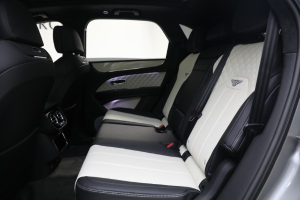 New 2023 Bentley Bentayga V8 Azure for sale $263,320 at Maserati of Greenwich in Greenwich CT 06830 25