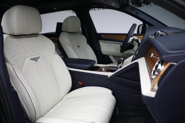 Used 2023 Bentley Bentayga EWB Azure for sale $219,900 at Maserati of Greenwich in Greenwich CT 06830 25