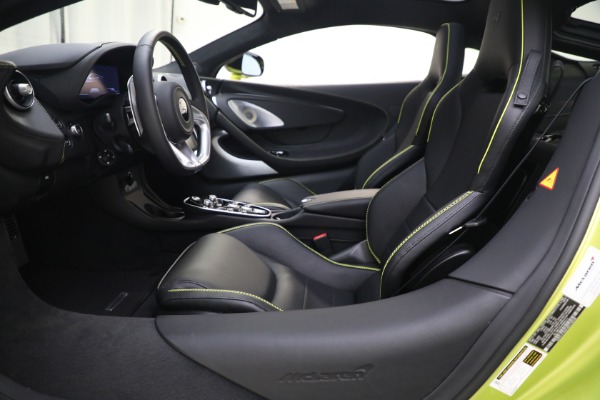 New 2023 McLaren GT Luxe for sale $234,030 at Maserati of Greenwich in Greenwich CT 06830 24