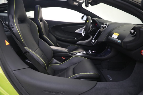 New 2023 McLaren GT Luxe for sale $234,030 at Maserati of Greenwich in Greenwich CT 06830 27