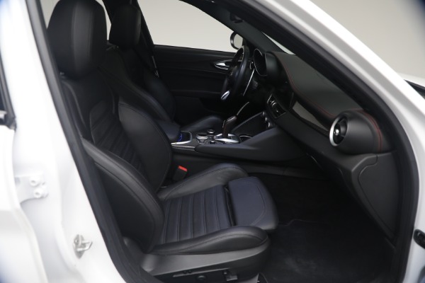 Used 2023 Alfa Romeo Giulia Estrema for sale $32,900 at Maserati of Greenwich in Greenwich CT 06830 13