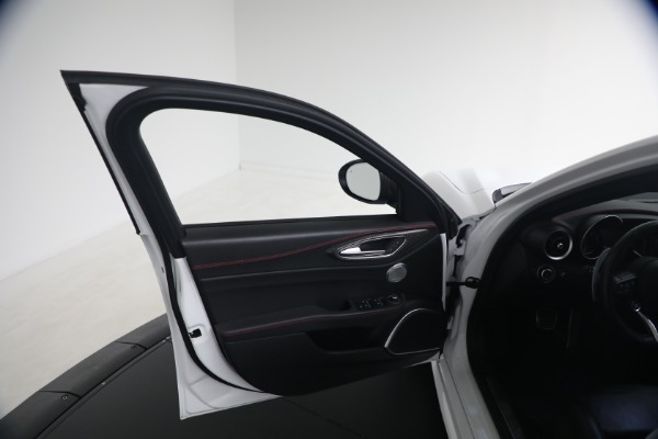 Used 2023 Alfa Romeo Giulia Estrema for sale $32,900 at Maserati of Greenwich in Greenwich CT 06830 23
