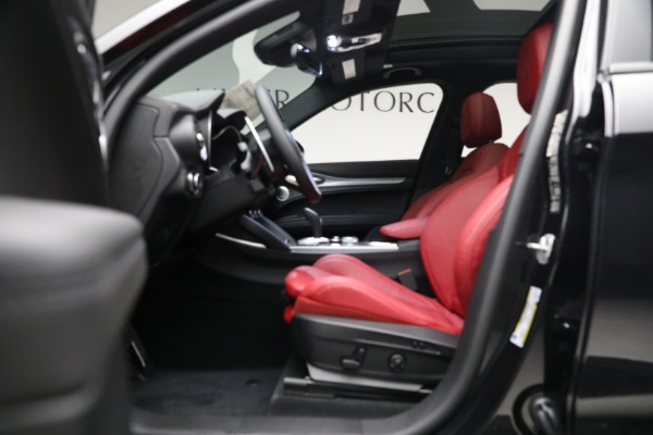 New 2023 Alfa Romeo Stelvio Veloce for sale $57,350 at Maserati of Greenwich in Greenwich CT 06830 14