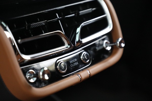New 2023 Bentley Bentayga EWB Azure V8 for sale $274,655 at Maserati of Greenwich in Greenwich CT 06830 25