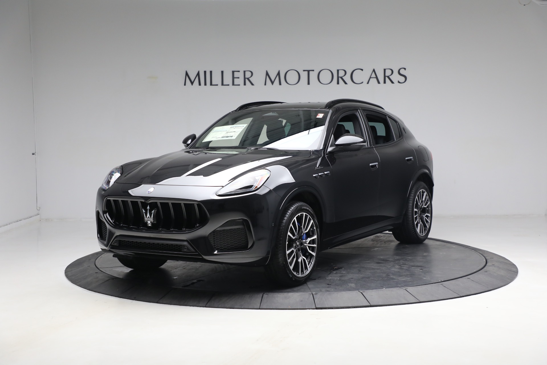 New 2023 Maserati Grecale Modena for sale $78,197 at Maserati of Greenwich in Greenwich CT 06830 1