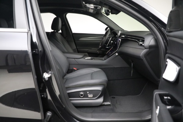 New 2023 Maserati Grecale GT for sale $70,347 at Maserati of Greenwich in Greenwich CT 06830 17