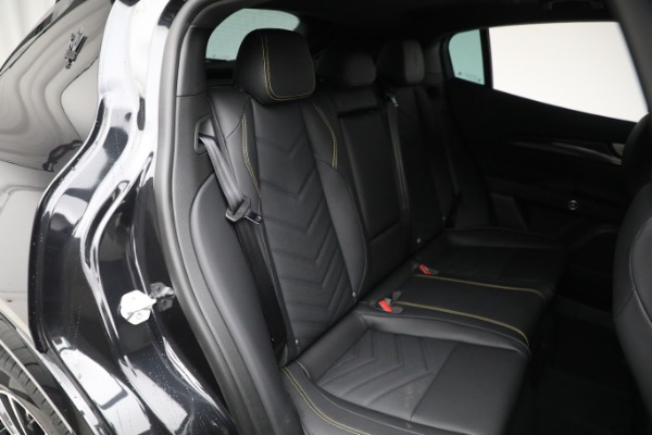 New 2023 Maserati Grecale Modena for sale $86,457 at Maserati of Greenwich in Greenwich CT 06830 19