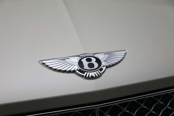 Used 2022 Bentley Bentayga V8 for sale Sold at Maserati of Greenwich in Greenwich CT 06830 16