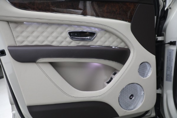 Used 2022 Bentley Bentayga V8 for sale $205,900 at Maserati of Greenwich in Greenwich CT 06830 18