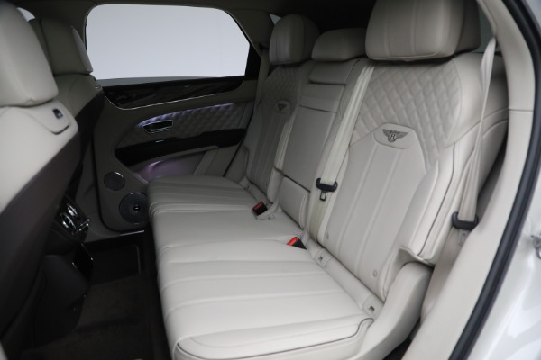 Used 2022 Bentley Bentayga V8 for sale $205,900 at Maserati of Greenwich in Greenwich CT 06830 24