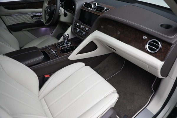 Used 2022 Bentley Bentayga V8 for sale $205,900 at Maserati of Greenwich in Greenwich CT 06830 26