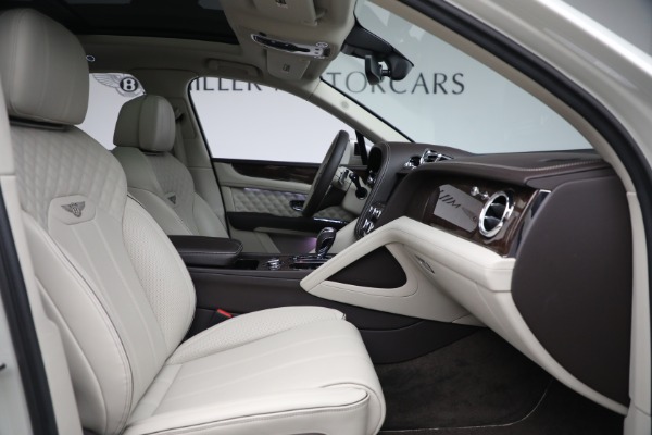 Used 2022 Bentley Bentayga V8 for sale $205,900 at Maserati of Greenwich in Greenwich CT 06830 27