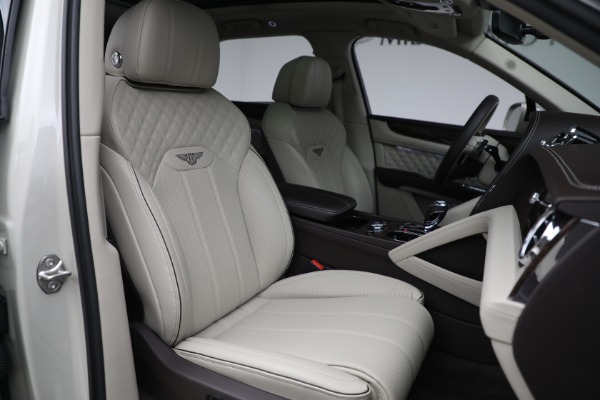 Used 2022 Bentley Bentayga V8 for sale $205,900 at Maserati of Greenwich in Greenwich CT 06830 28