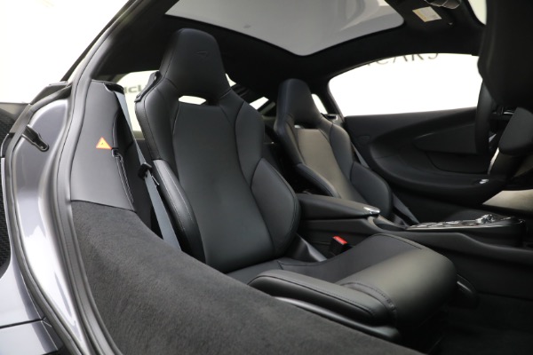 New 2023 McLaren GT for sale $216,098 at Maserati of Greenwich in Greenwich CT 06830 24