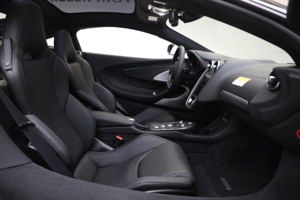 New 2023 McLaren GT for sale $216,098 at Maserati of Greenwich in Greenwich CT 06830 25