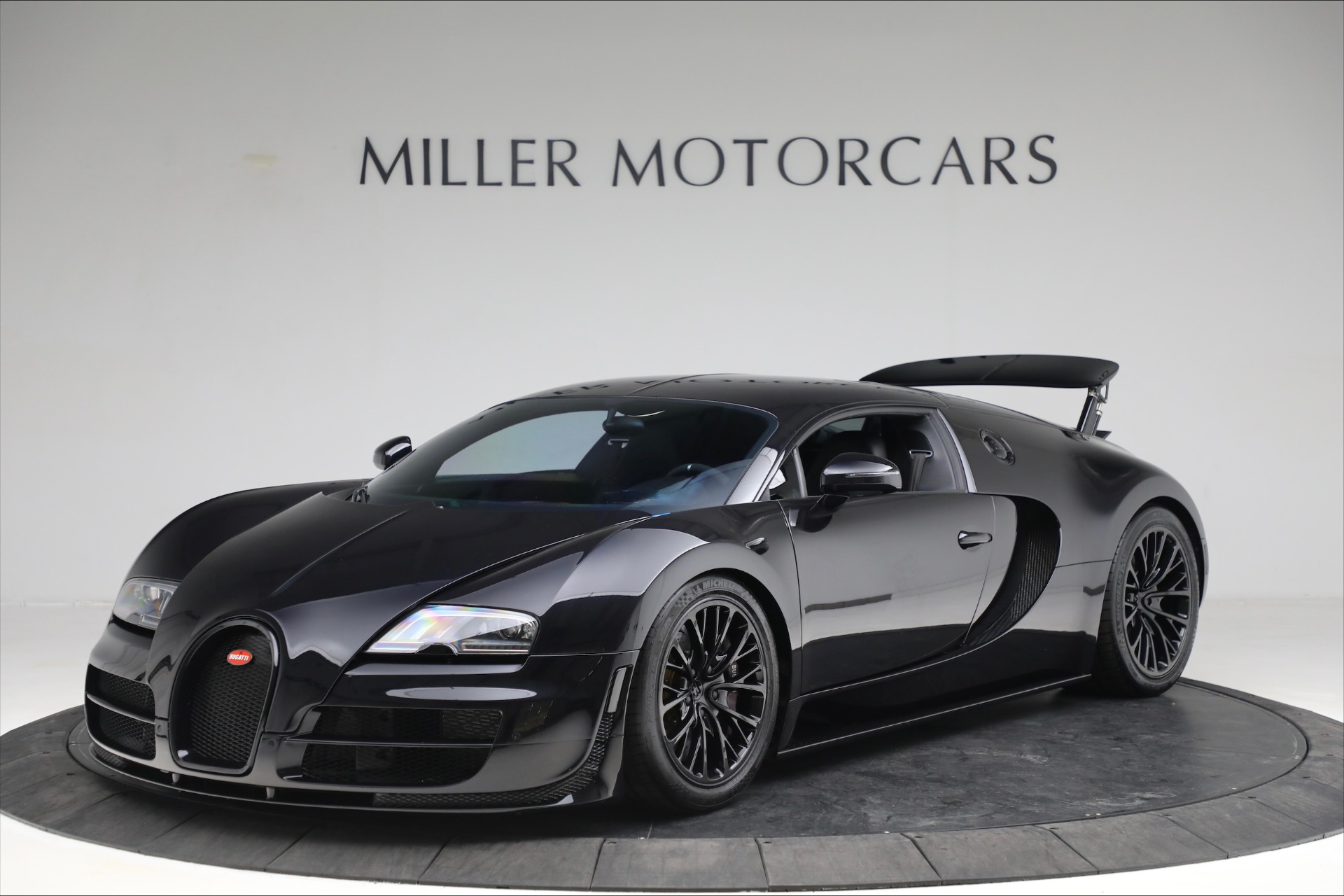 Used 2012 Bugatti Veyron 16.4 Super Sport for sale $3,350,000 at Maserati of Greenwich in Greenwich CT 06830 1