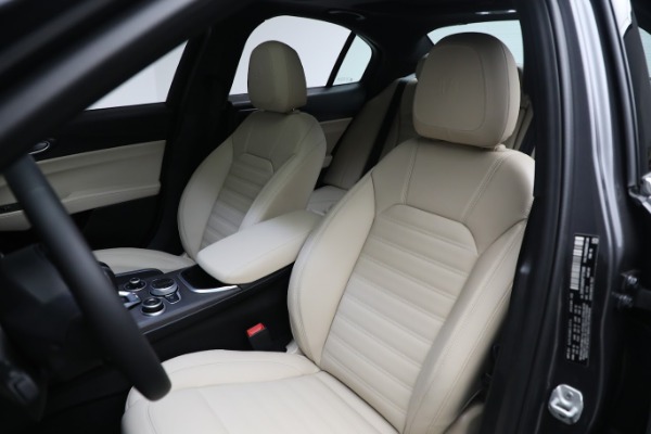 New 2023 Alfa Romeo Giulia Ti Lusso for sale $50,370 at Maserati of Greenwich in Greenwich CT 06830 13