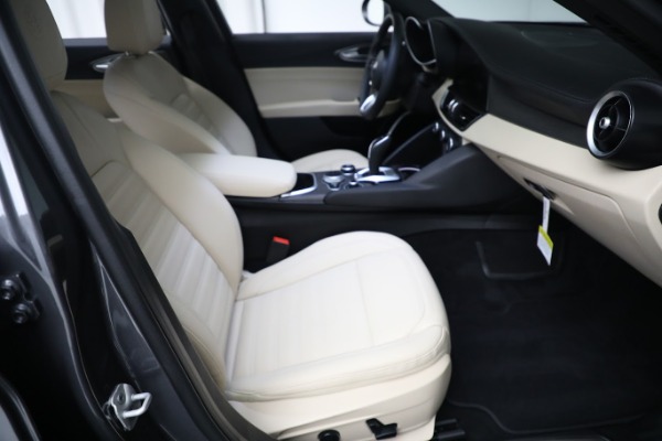 New 2023 Alfa Romeo Giulia Ti Lusso for sale $50,370 at Maserati of Greenwich in Greenwich CT 06830 14
